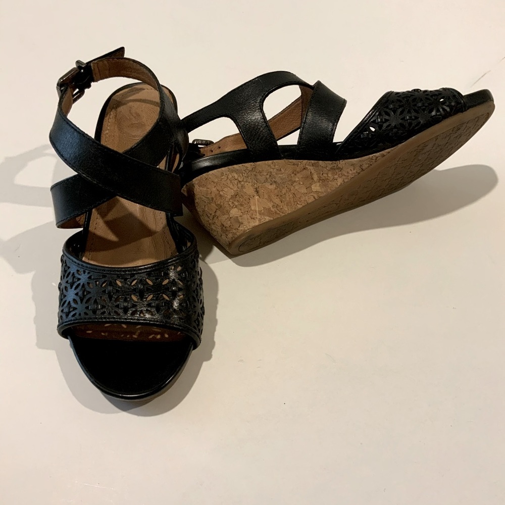 Nurture wedge sandals